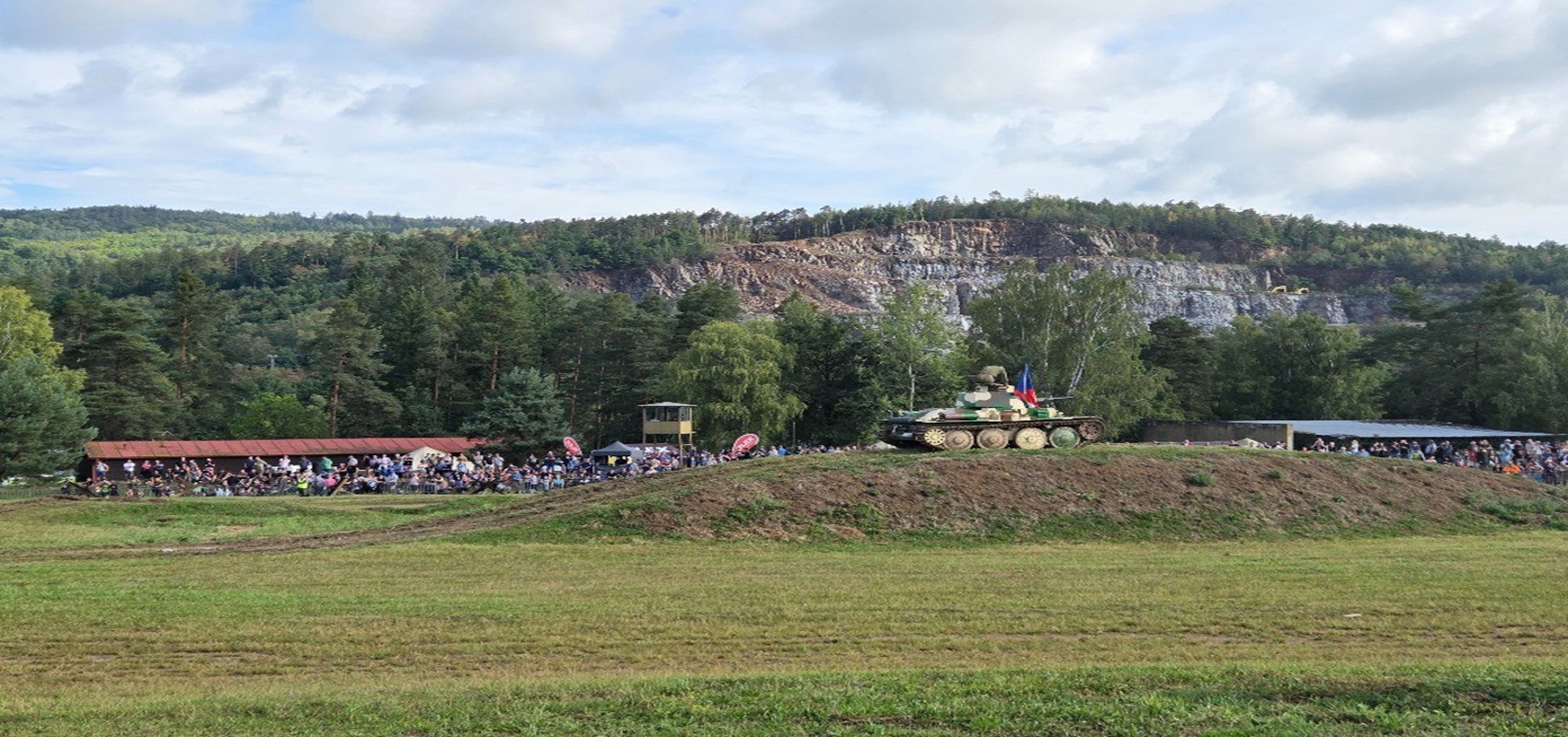Fotoreportáž: 21. Tankový den ve Vojenském technickém muzeu Lešany