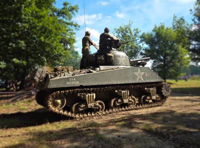 Ukázky na 21. Tankovém dni v Lešanech - střední tank M4 Sherman (foto redakce).