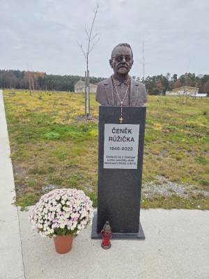 Bysta Čeňka Růžičky v Památníku Lety u Písku (foto redakce).