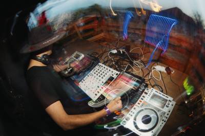 DJ V III T O – Vít Šimeček na akci Carpe Diem (archiv DJ)