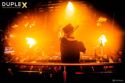 DJ V III T O – Vít Šimeček v Duplexu (archiv DJ)