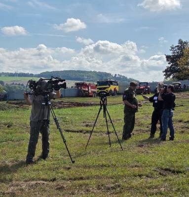 Ředitel VHÚ brigádní generál Aleš Knížek při rozhovoru s novináři (foto redakce).