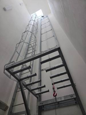 Den otevřených dveří 14.06.2025 na JSDH Jílové u Prahy - sušák na hadice (foto redakce).