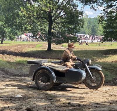 Ukázky na 21. Tankovém dni v Lešanech (foto redakce).