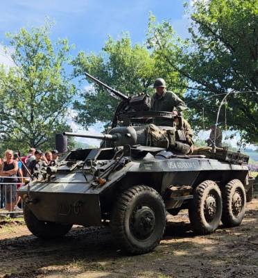 Ukázky na 21. Tankovém dni v Lešanech (foto redakce).