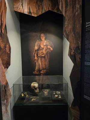 Výstava v Domě přírody - Koněpruské jeskyně (foto redakce).