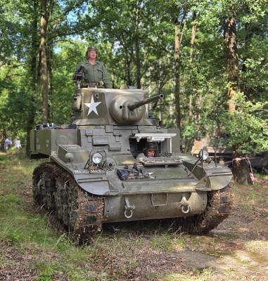 Ukázky na 21. Tankovém dni v Lešanech (foto redakce).