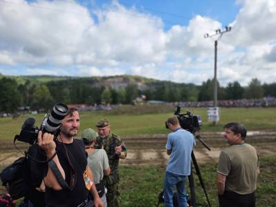 Novináři na 21. Tankovém dni v Lešanech (foto redakce).