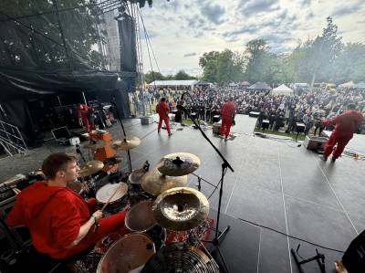 Kapela zakázanÝovoce - pivní slavnosti Záhlinice (archiv kapely).